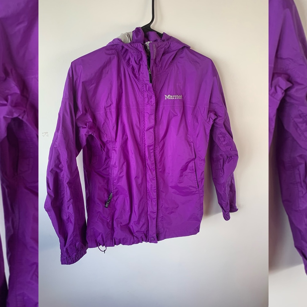 Marmot Womens Lightweight Outdoor Rain jacket sz. S Purple